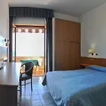 Hotel Riviera Bleu 3*