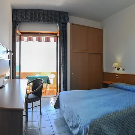 Hotel Riviera Bleu 3*