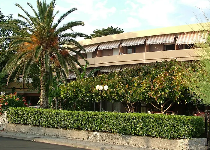 Hotel Riviera Bleu 3*